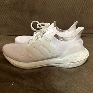 Adidas ultraboost 22 mens 10.5